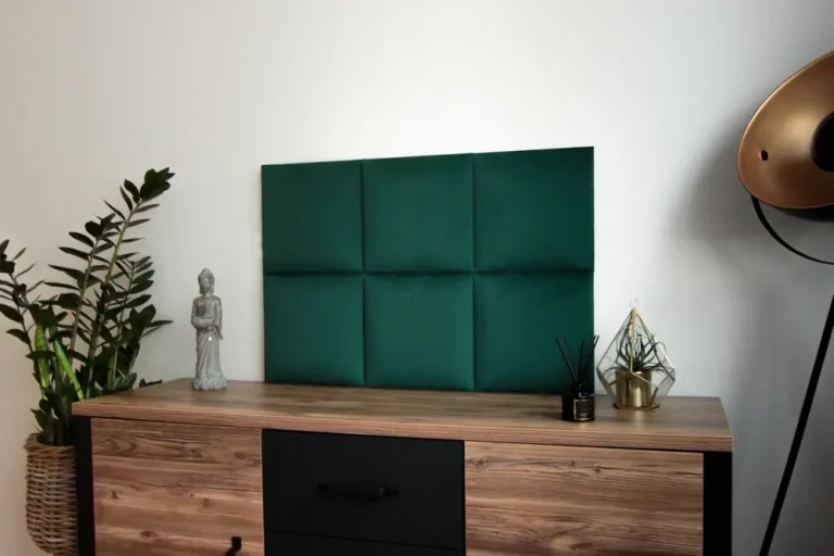 Vizualizácia nástenných čalúnených panelov štvorec 30x30 - SMaragdovo zelená