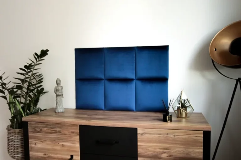 Vizualizácia nástennýc čalúnených panelov štvorec 30x30 - Modrá lesklá